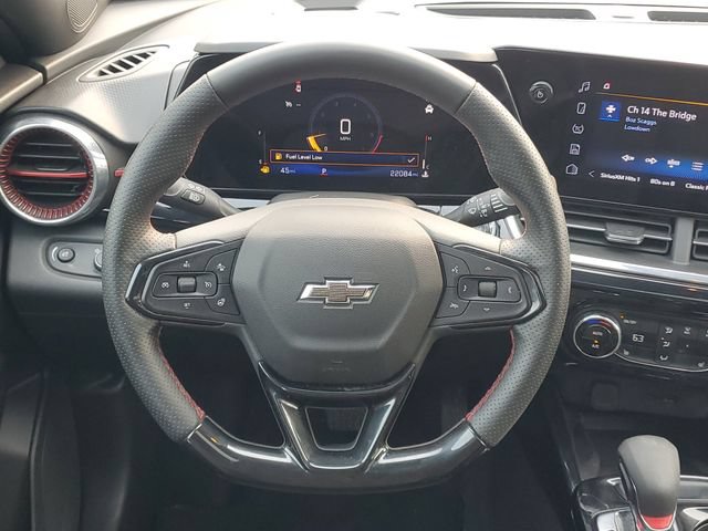 Used 2025 Chevrolet Trax RS w/ Sunroof Package FWD image 12