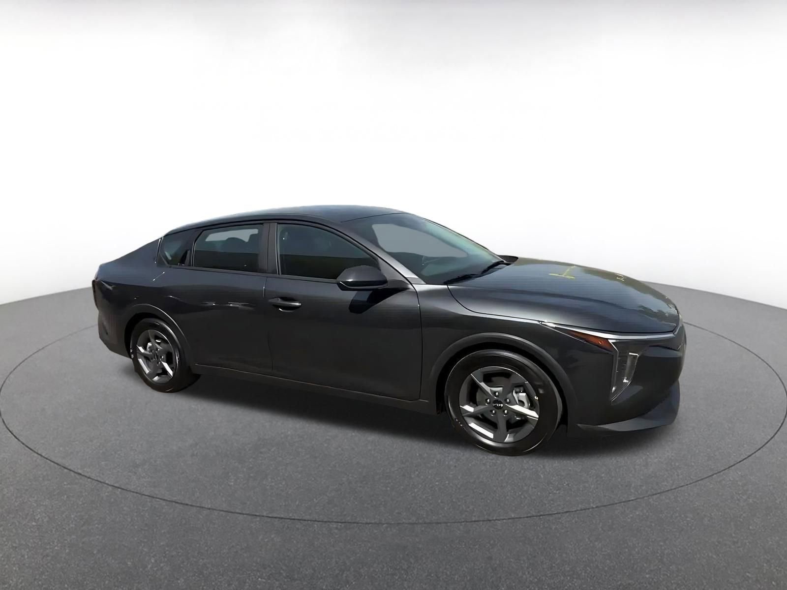 Used 2025 Kia K4 FWD image 2