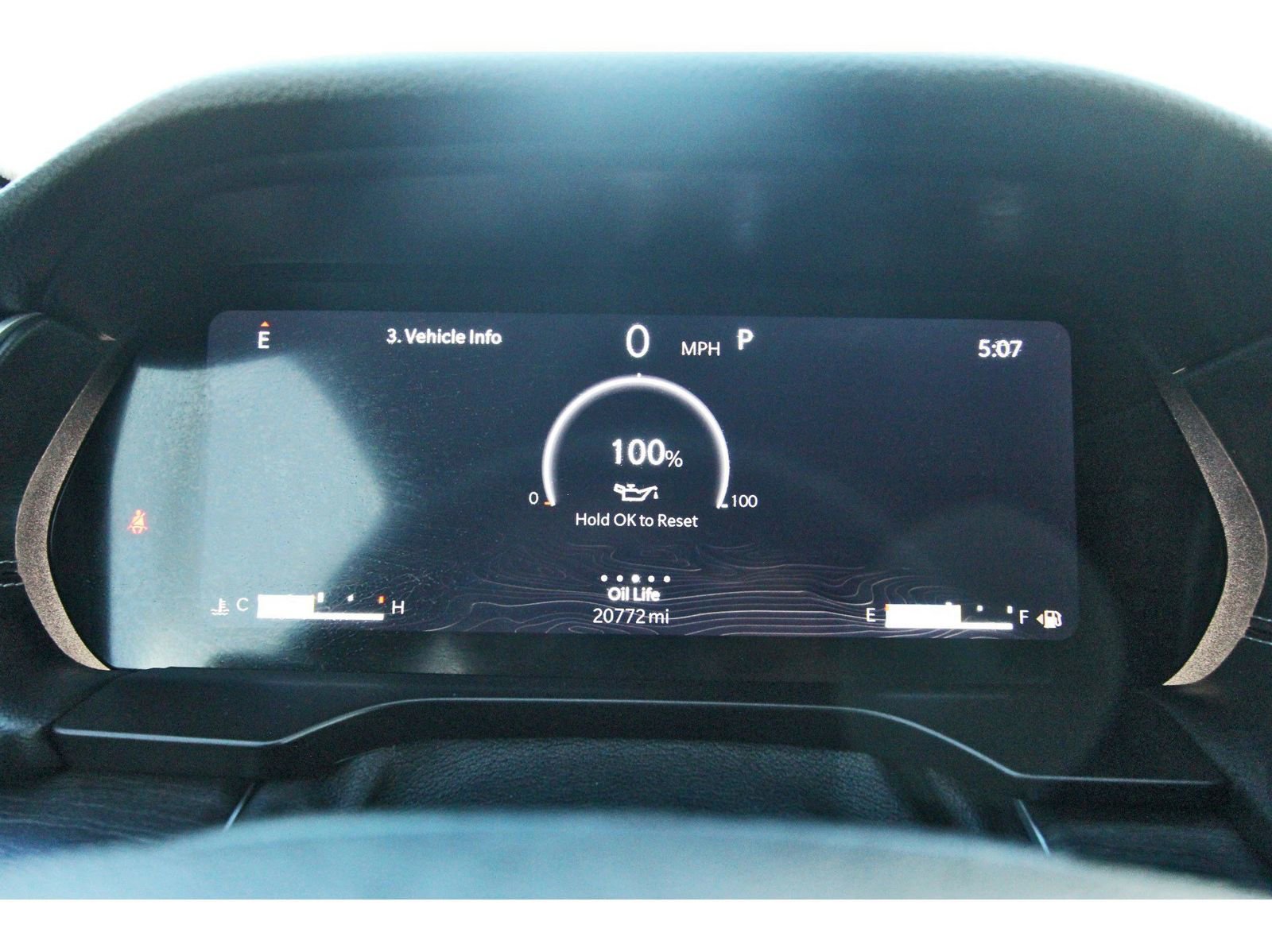 Used 2025 Jeep Grand Cherokee Limited w/ Luxury Tech Group II RWD image 17