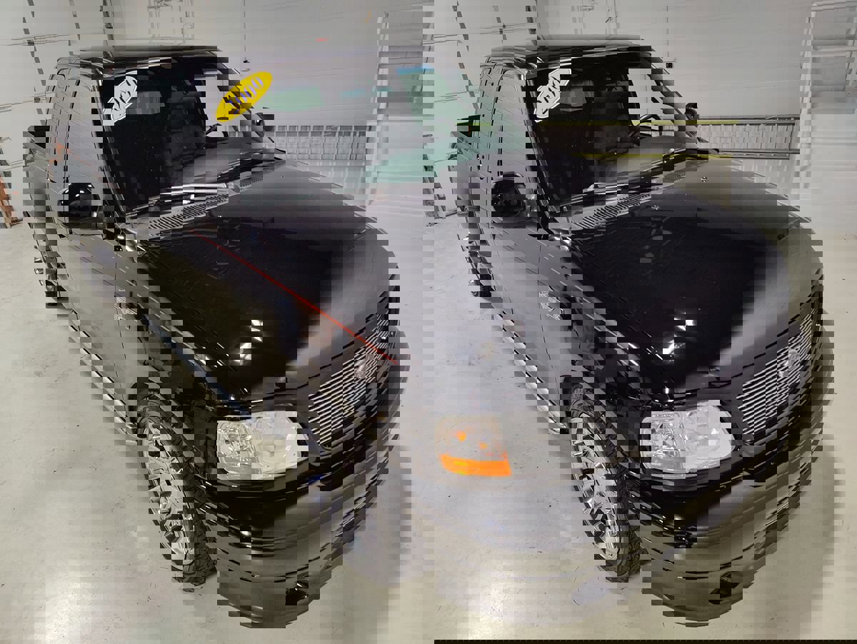 Used 2000 Ford F150 Harley-Davidson image 2