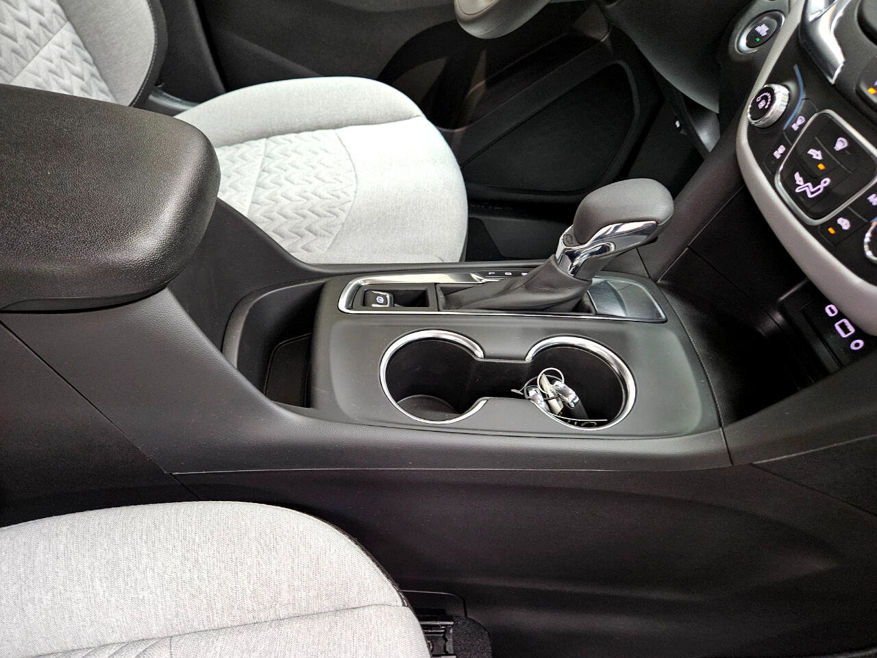 Used 2024 Chevrolet Equinox LS w/ LS Convenience Package image 26