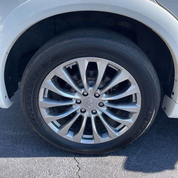 Used 2016 INFINITI QX80 Luxe w/ 22" Wheel Package image 14
