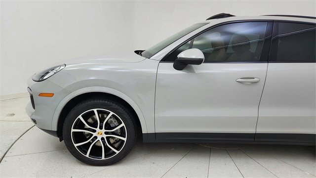 Used 2022 Porsche Cayenne image 9