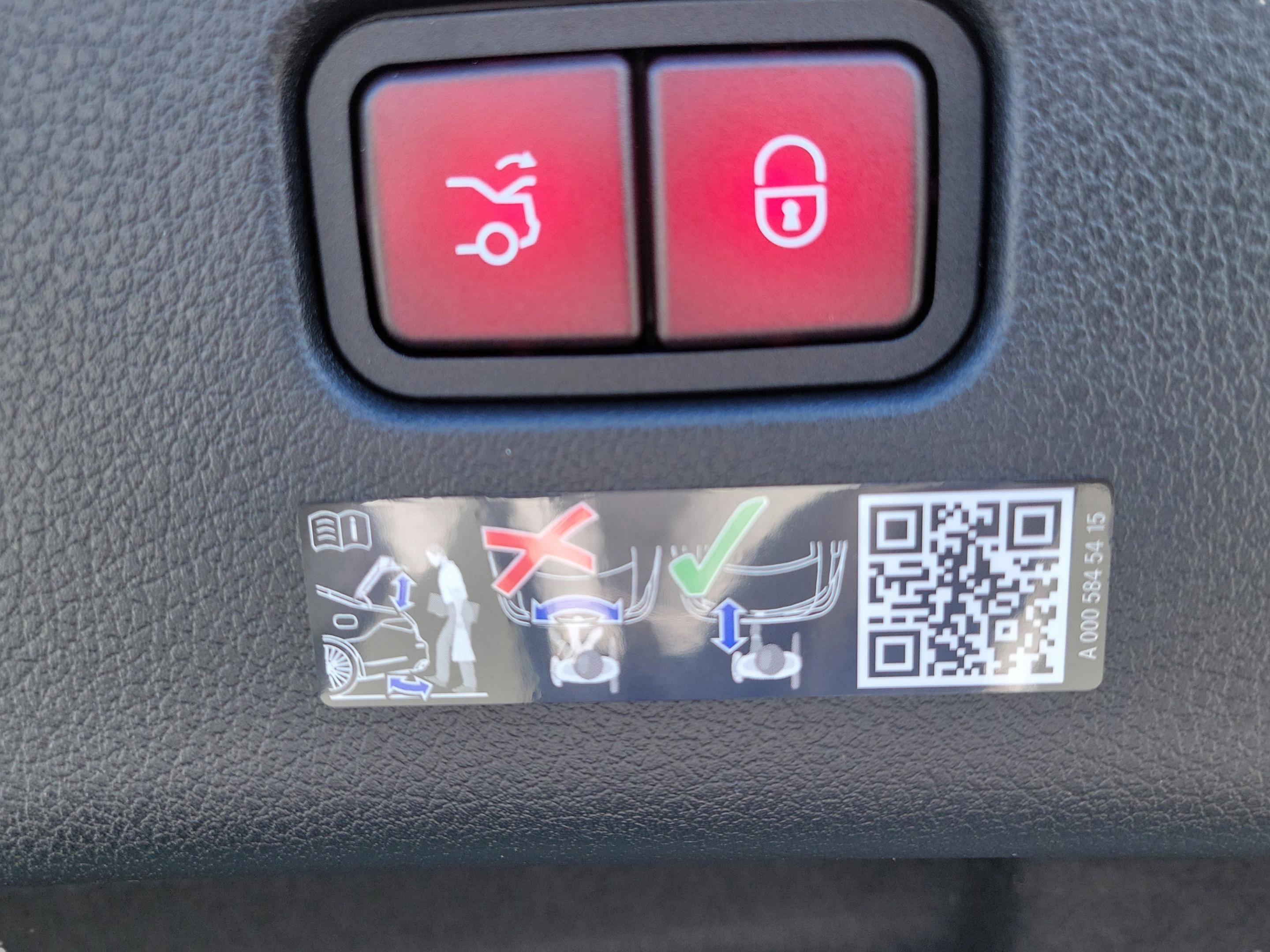 New 2026 Mercedes-Benz CLE 300 4MATIC Coupe image 26