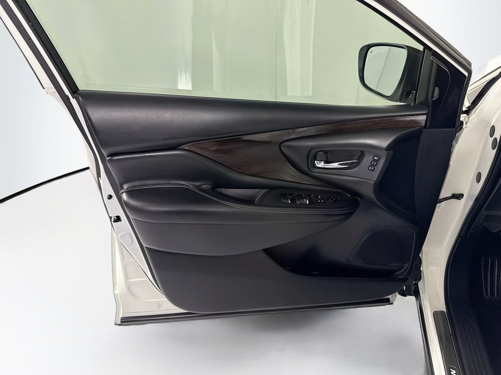 Used 2019 Nissan Murano Platinum w/ Cargo Package FWD image 24