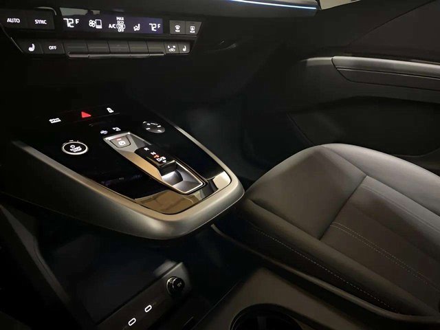 Used 2024 Audi Q4 e-tron Prestige image 57