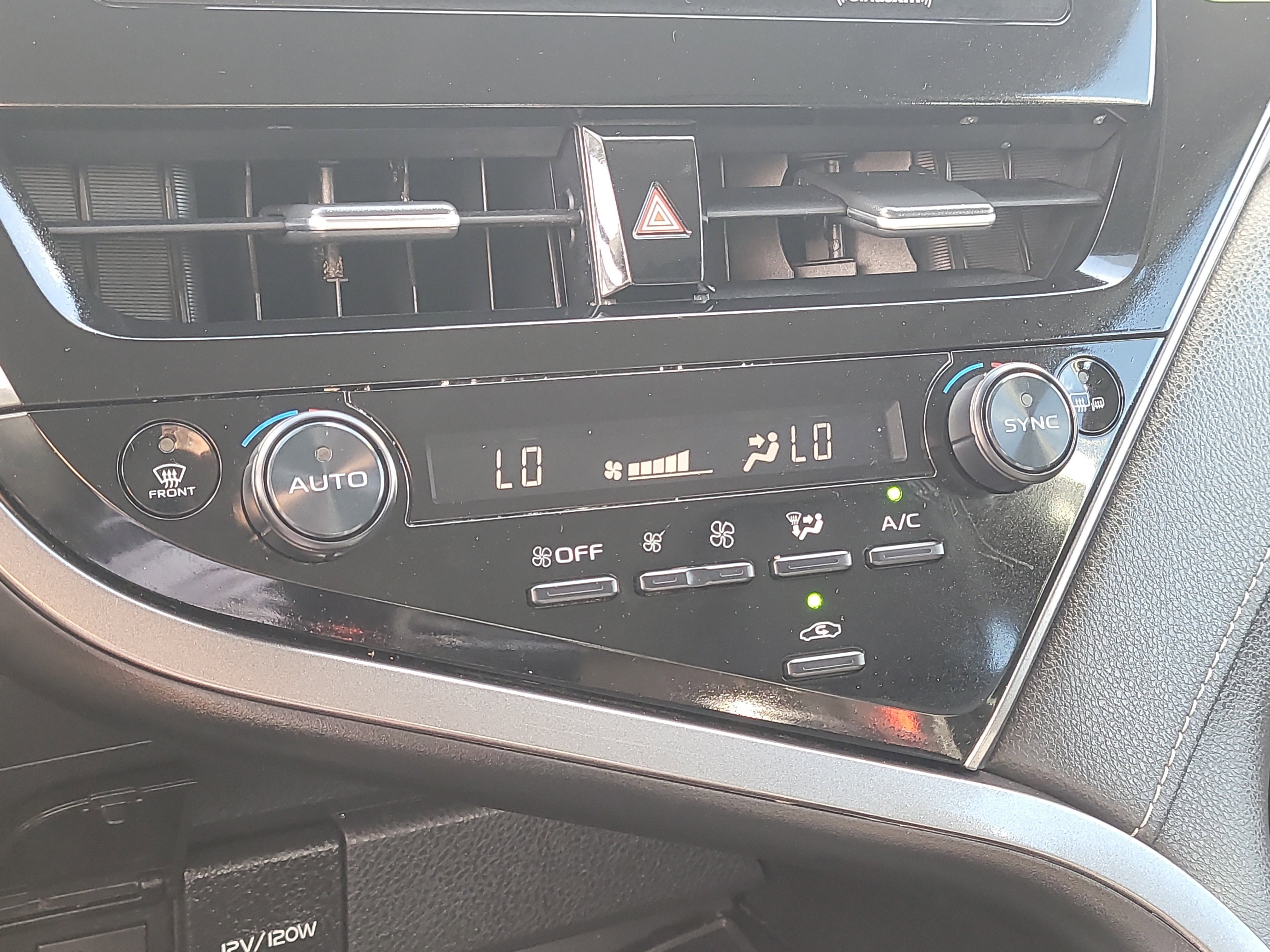 Used 2024 Toyota Camry SE image 23