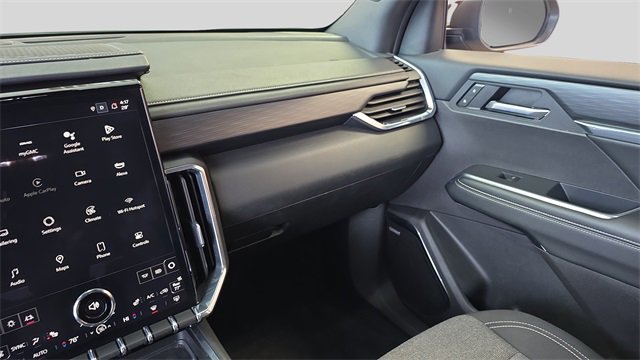 Used 2025 GMC Acadia Elevation image 21