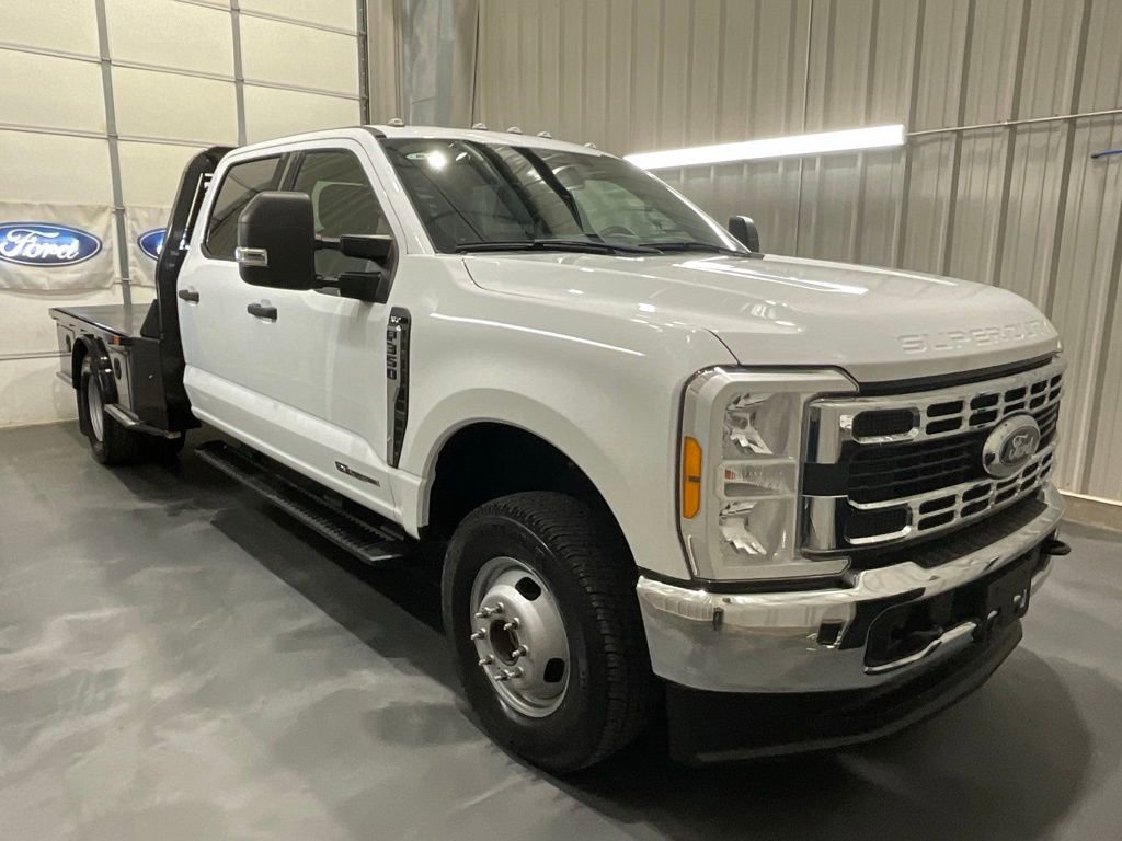 Used 2023 Ford F350 XLT image 1