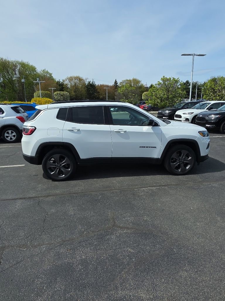 Used 2022 Jeep Compass Latitude image 9