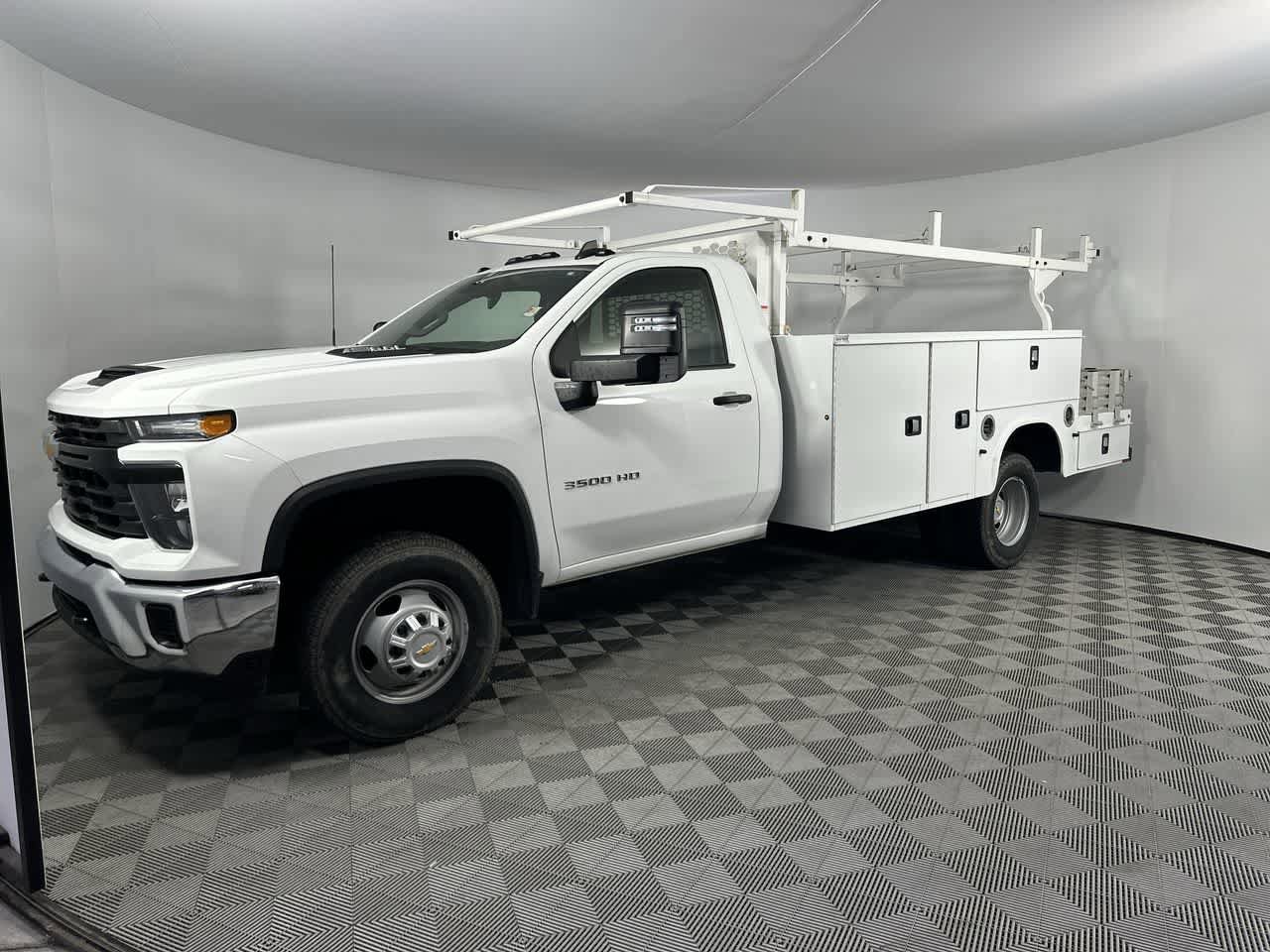 Used 2024 Chevrolet Silverado 3500 W/T w/ WT Convenience Package AWD/4WD image 5