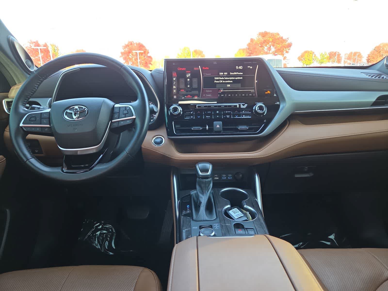 Used 2022 Toyota Highlander Platinum AWD/4WD image 18