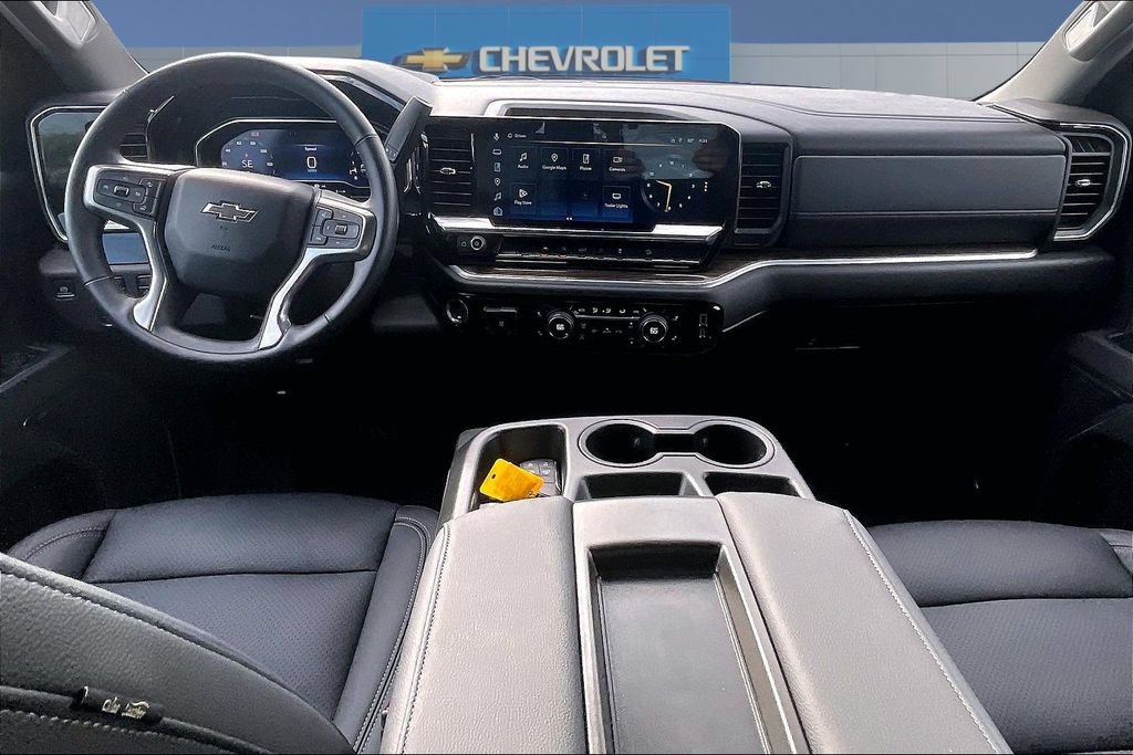 Used 2025 Chevrolet Silverado 1500 RST w/ Z71 Off-Road Package AWD/4WD image 8