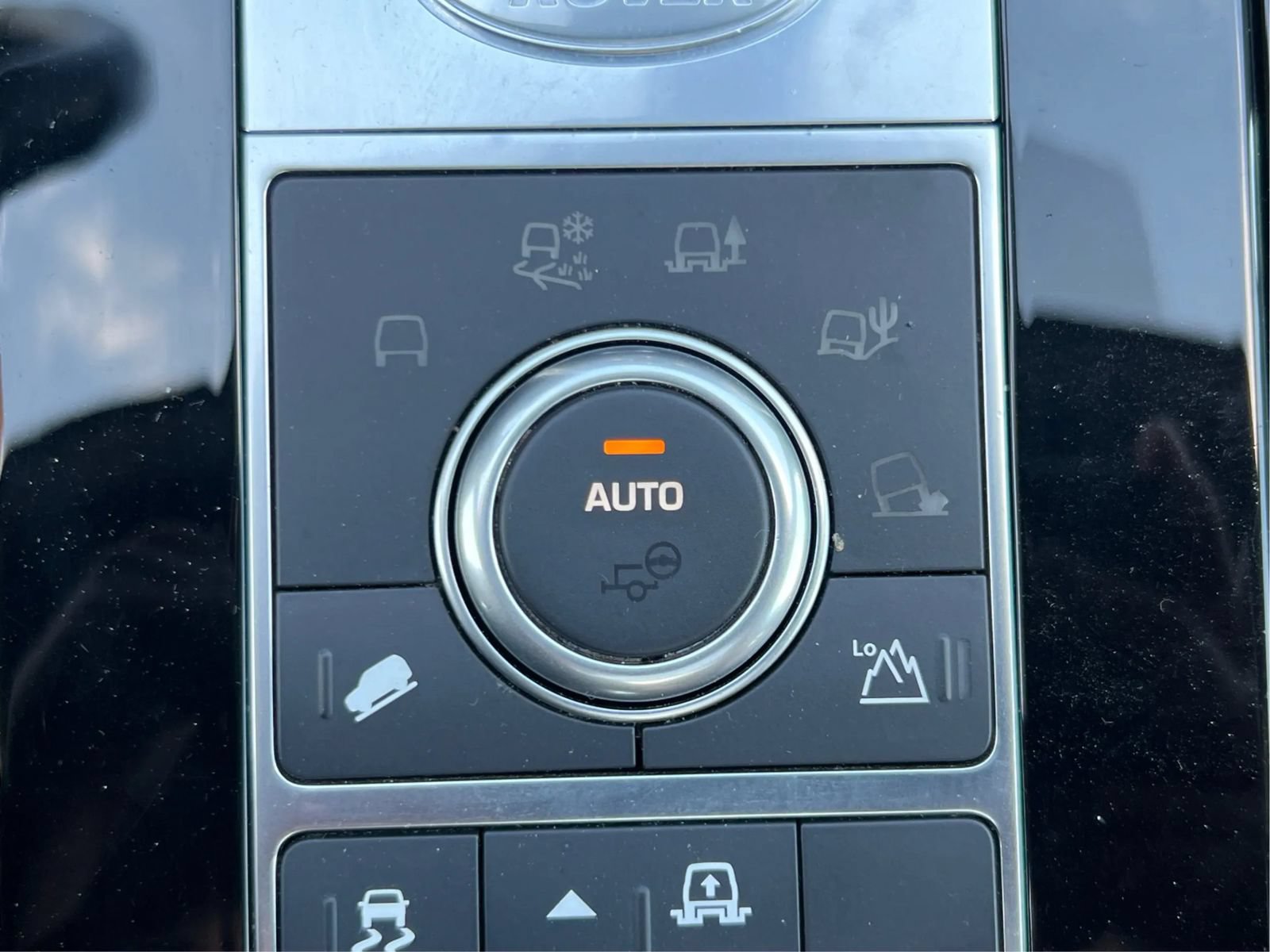 Used 2020 Land Rover Discovery HSE AWD/4WD image 45
