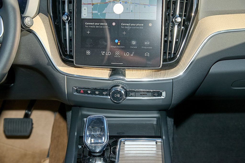 New 2026 Volvo XC60 B5 Plus w/ Protection Package Premier image 26