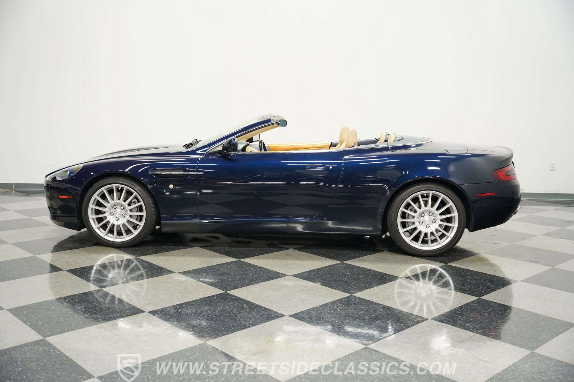 Used 2007 Aston Martin DB9 Volante image 2