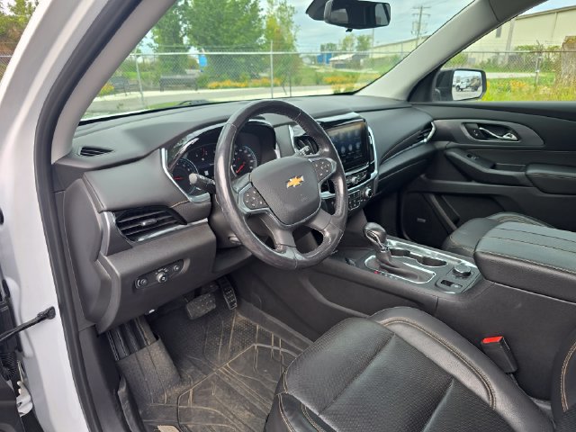 Used 2021 Chevrolet Traverse Premier w/ Redline Edition AWD/4WD image 12