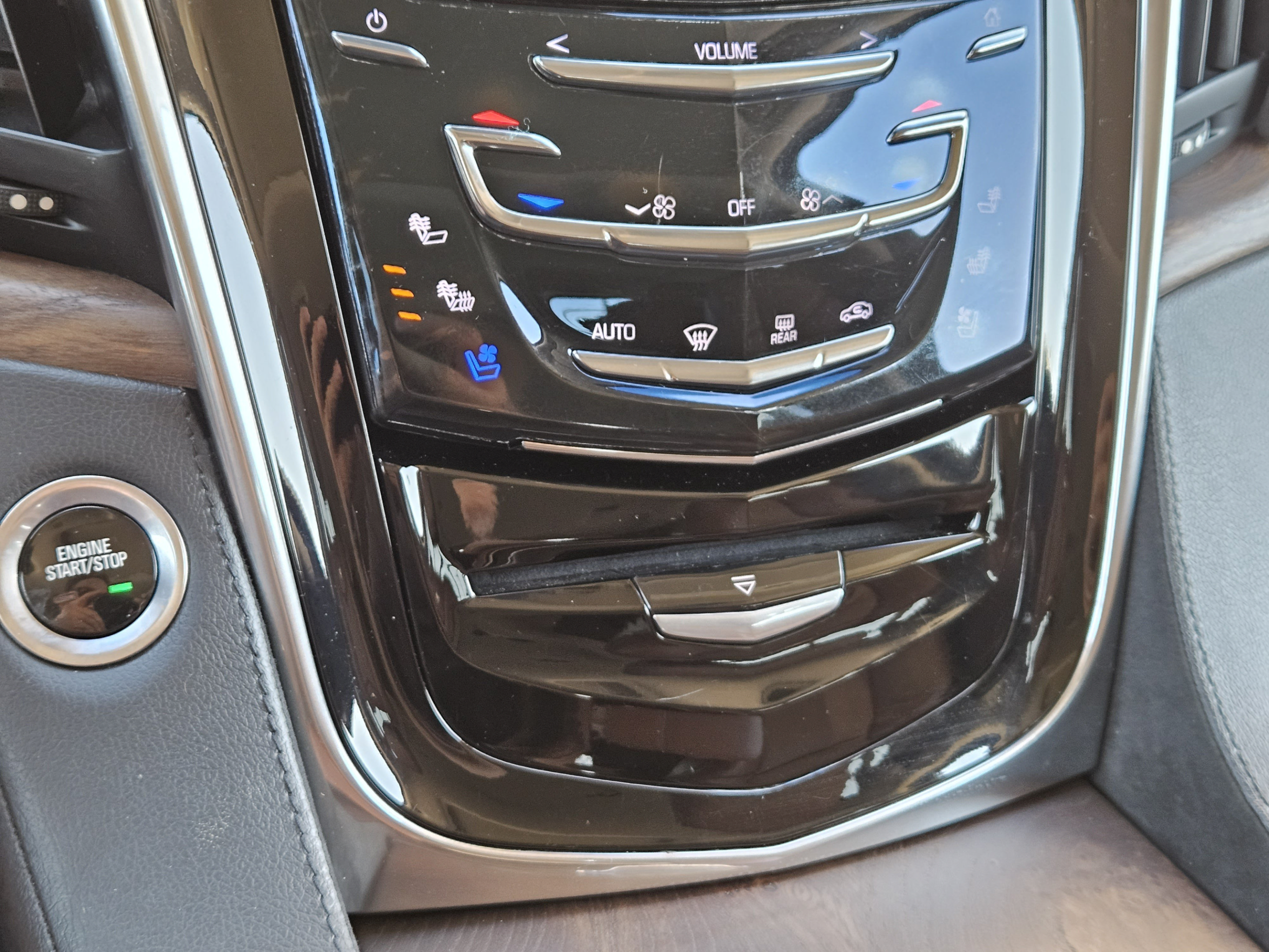 Used 2017 Cadillac Escalade Luxury RWD image 21