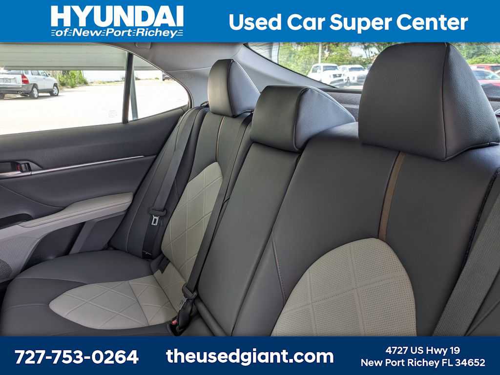 Used 2019 Toyota Camry XLE FWD image 14