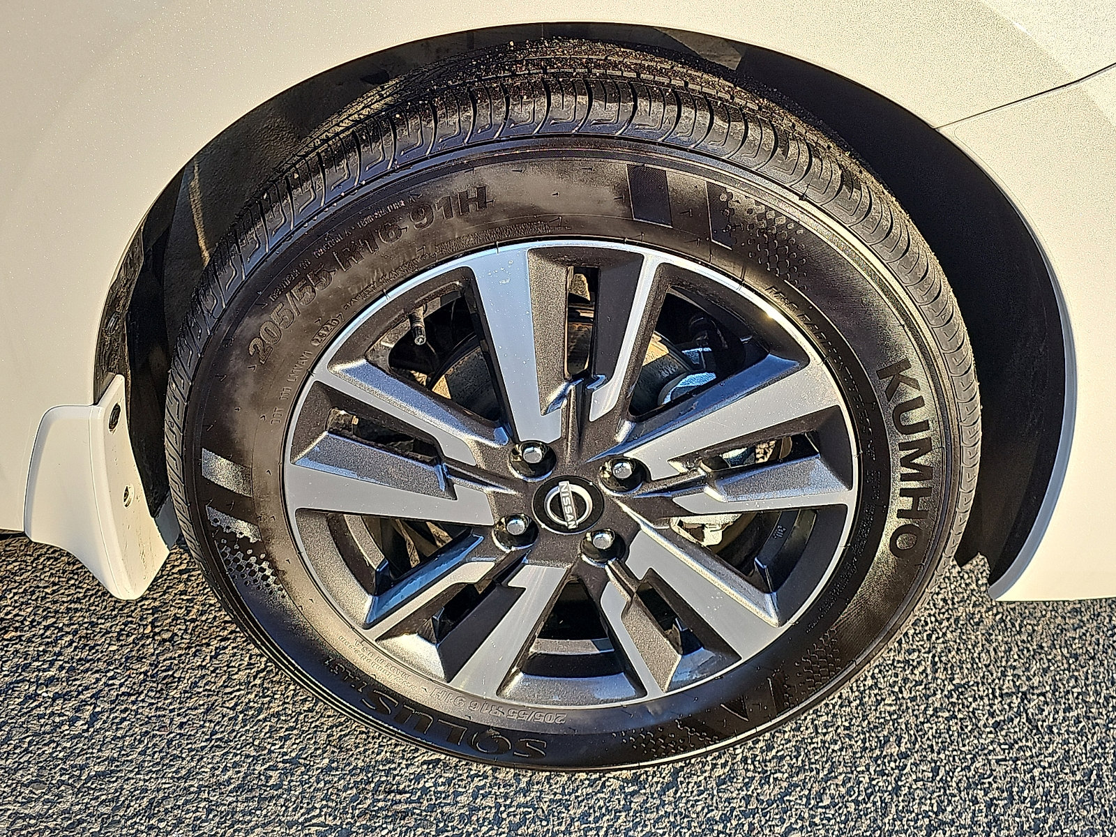 Certified 2025 Nissan Versa SV w/ Trunk Package image 8