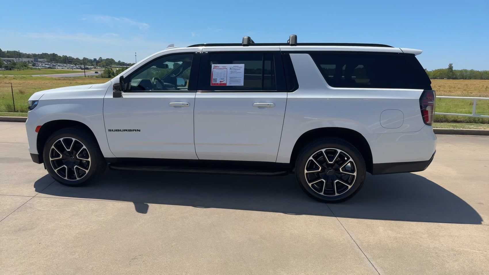 Used 2023 Chevrolet Suburban RST w/ Luxury Package RWD image 6