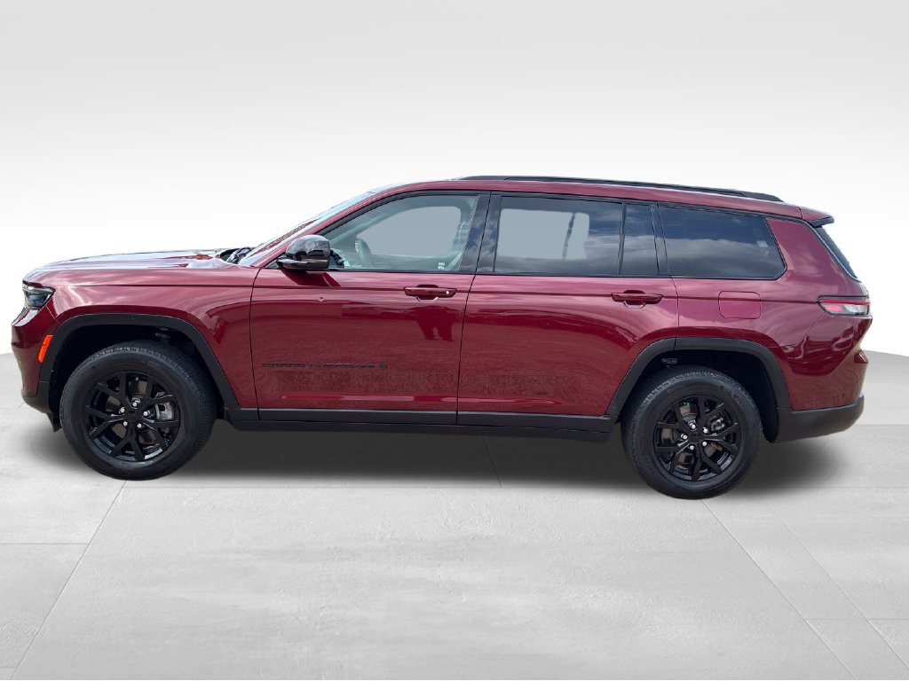 Used 2024 Jeep Grand Cherokee L Laredo AWD/4WD image 2