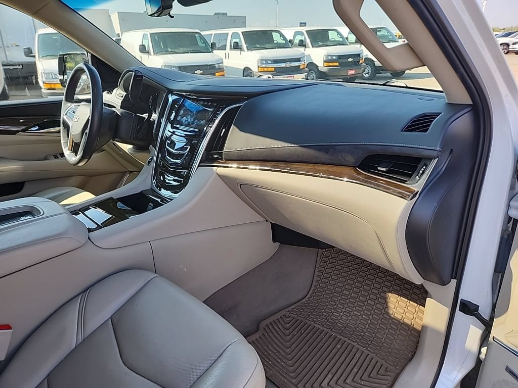 Certified 2018 Cadillac Escalade Premium Luxury AWD/4WD image 48