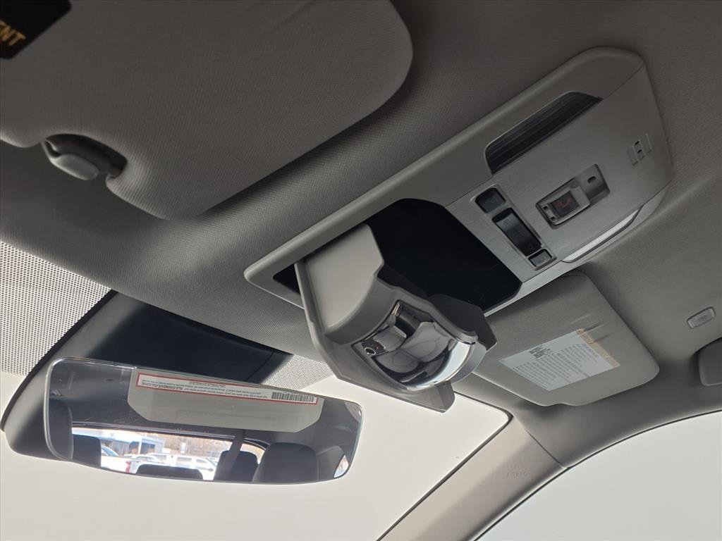 Used 2023 Toyota Highlander LE image 21