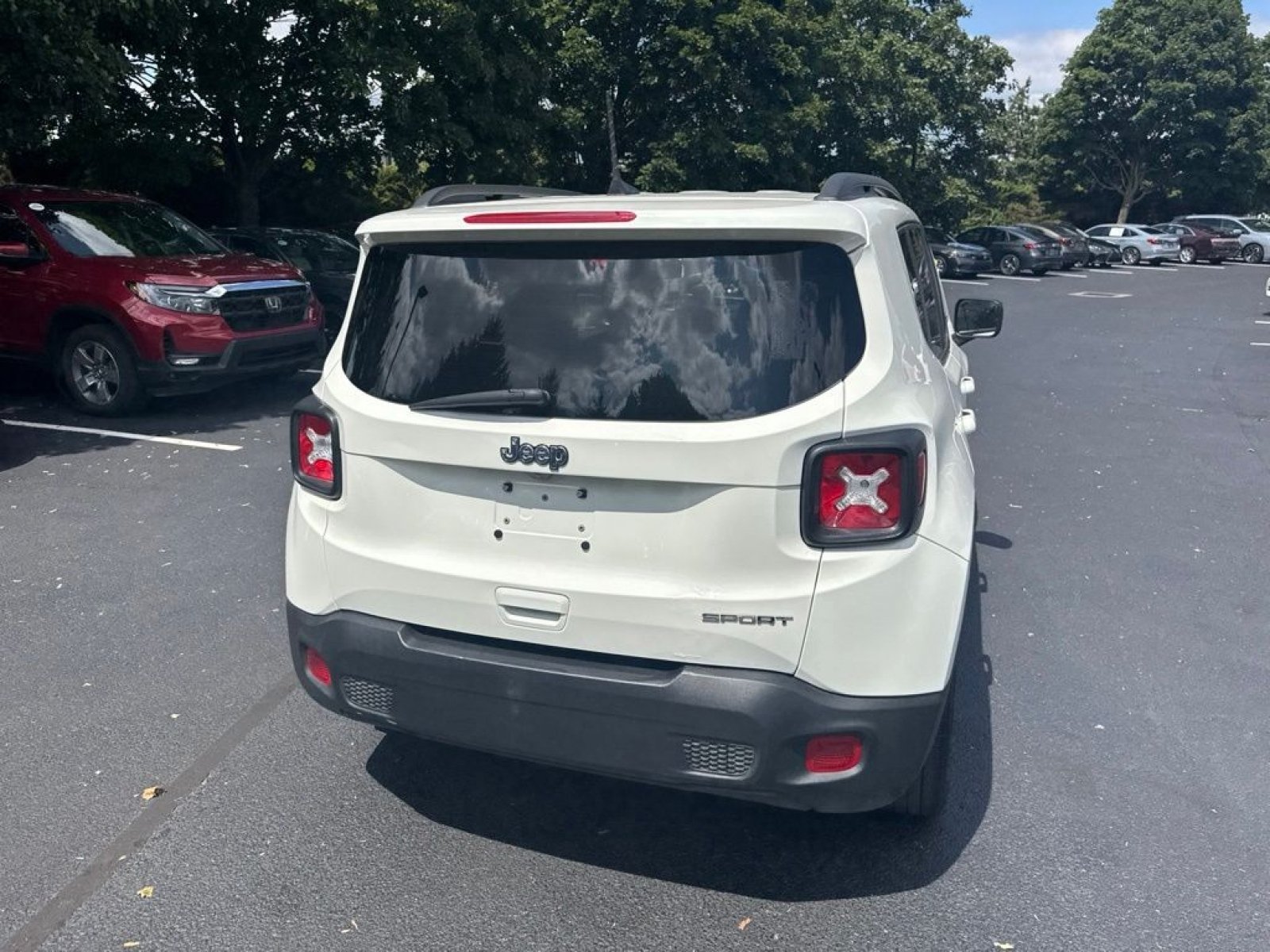 Used 2022 Jeep Renegade Sport w/ Sport Appearance Group FWD image 6