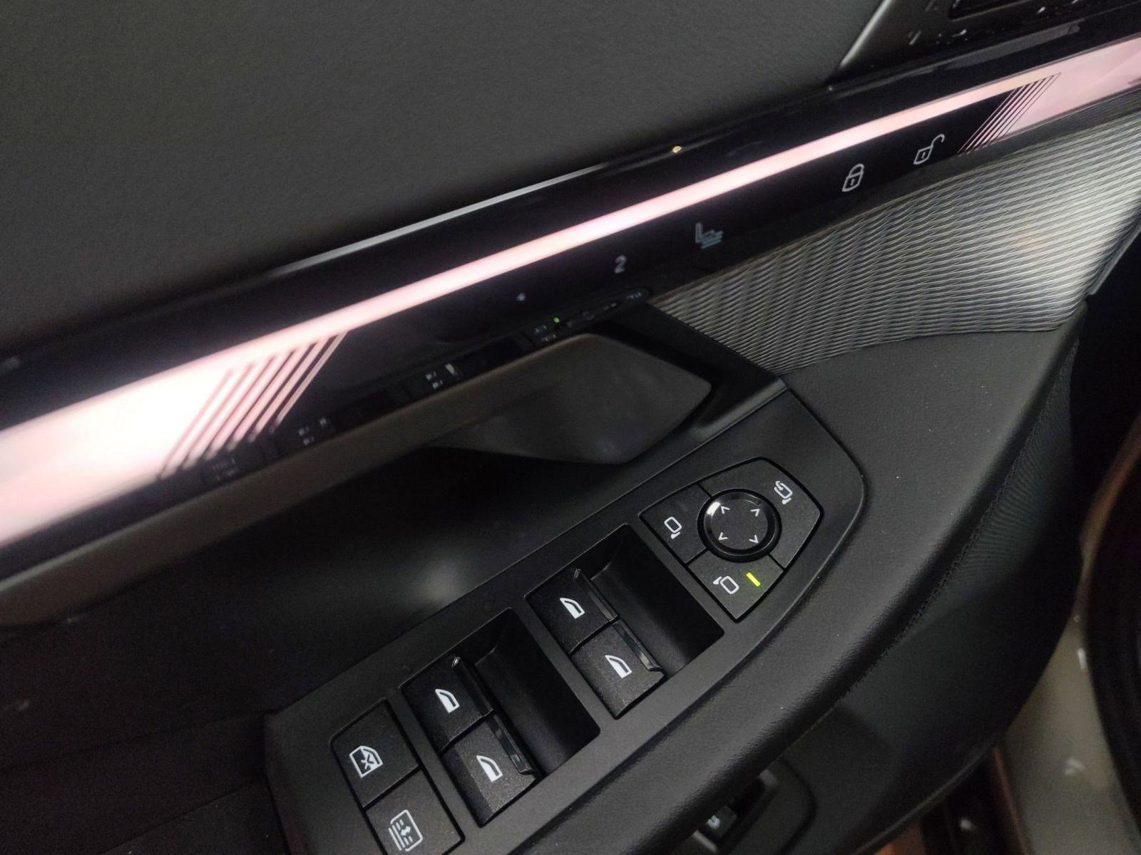 Used 2025 BMW i5 xDrive40 image 12