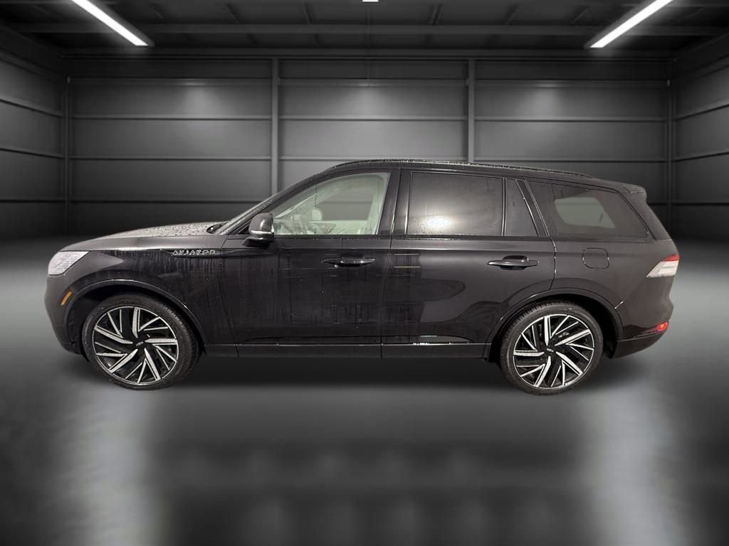 New 2026 Lincoln Aviator Black Label w/ Jet Appearance Package AWD/4WD image 2