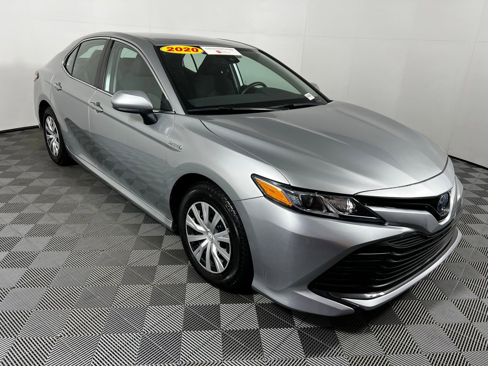 Certified 2020 Toyota Camry LE image 3