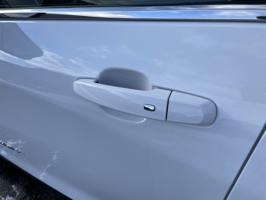 Used 2024 Chevrolet Equinox LT image 54