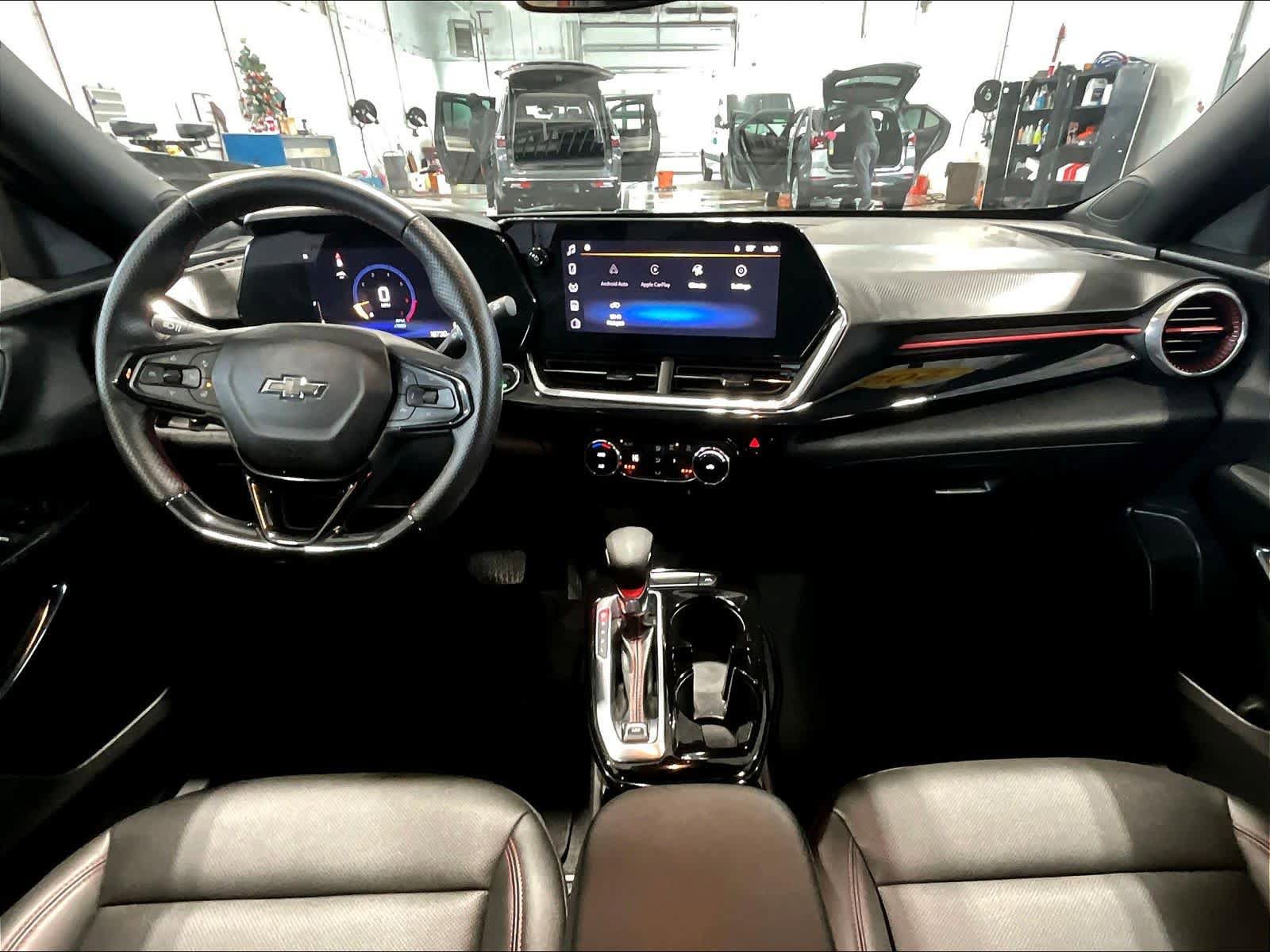 Used 2024 Chevrolet Trax RS w/ Driver Confidence Package FWD image 21