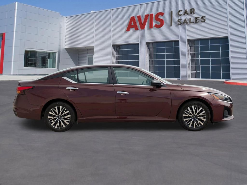 Used 2025 Nissan Altima 2.5 SV image 5