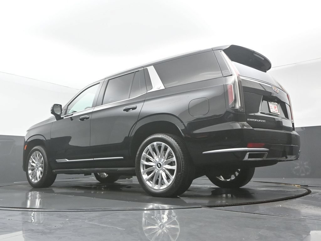 Used 2023 Cadillac Escalade Premium Luxury AWD/4WD image 33