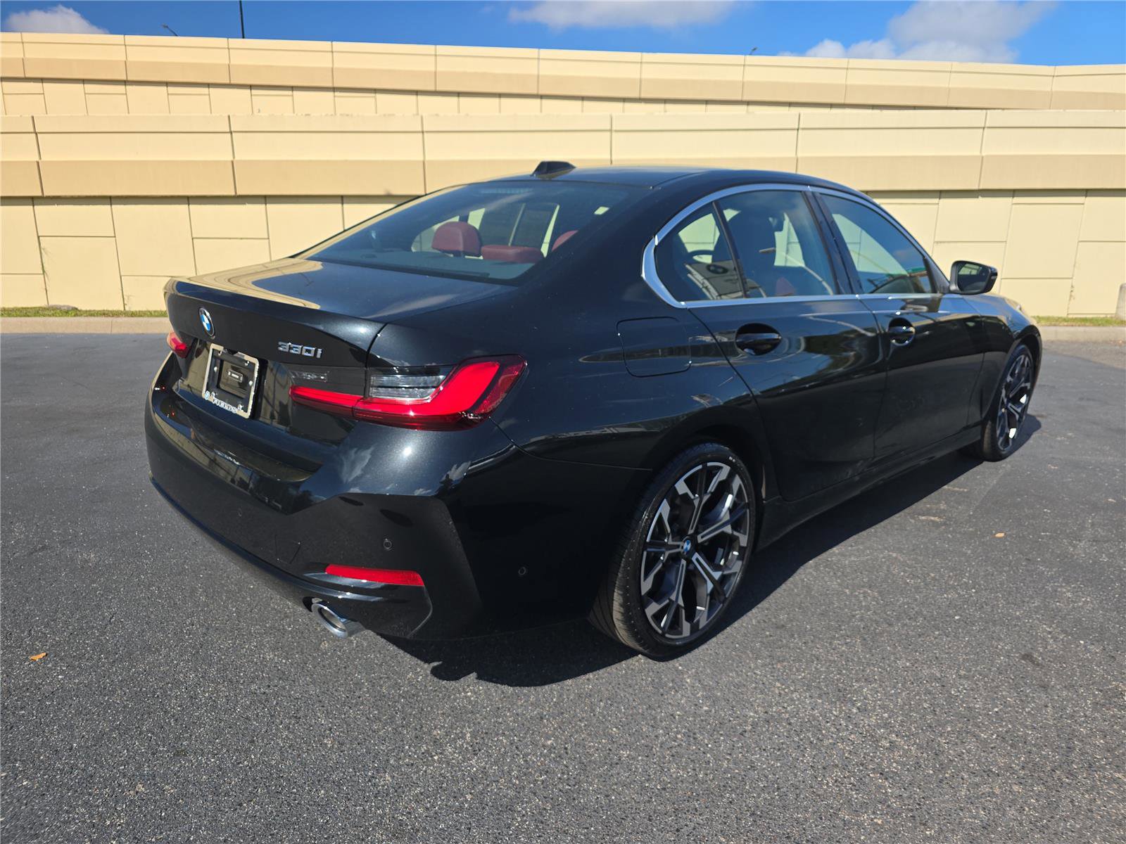 Used 2025 BMW 330i 330i image 3