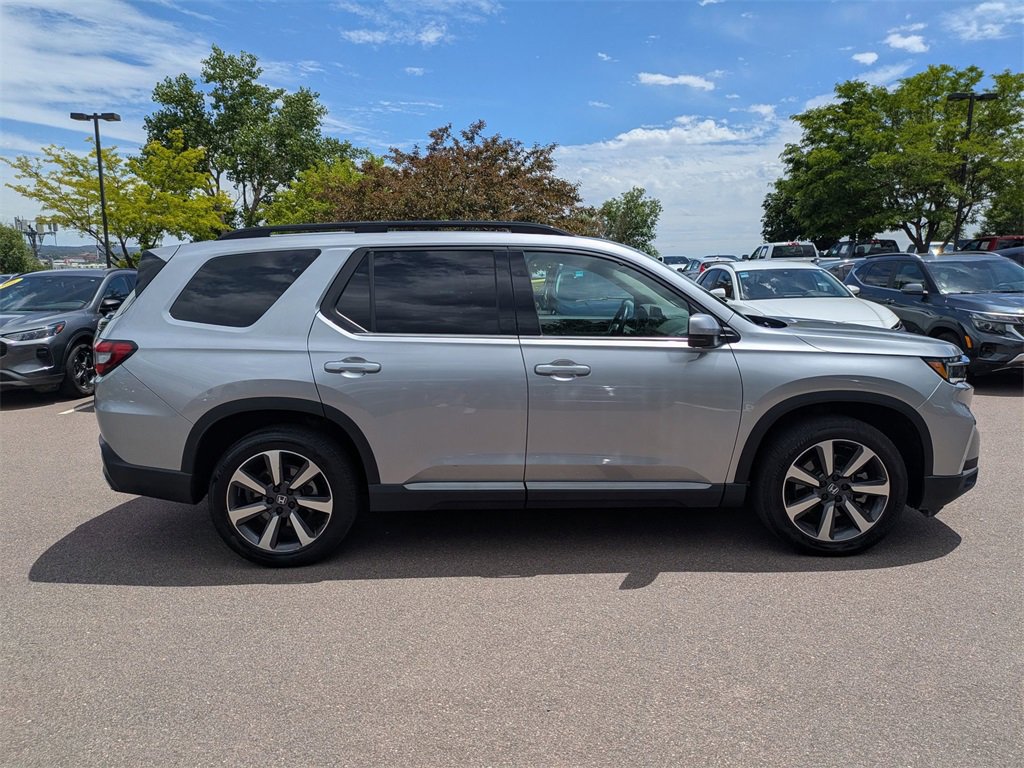 Used 2024 Honda Pilot Touring image 2