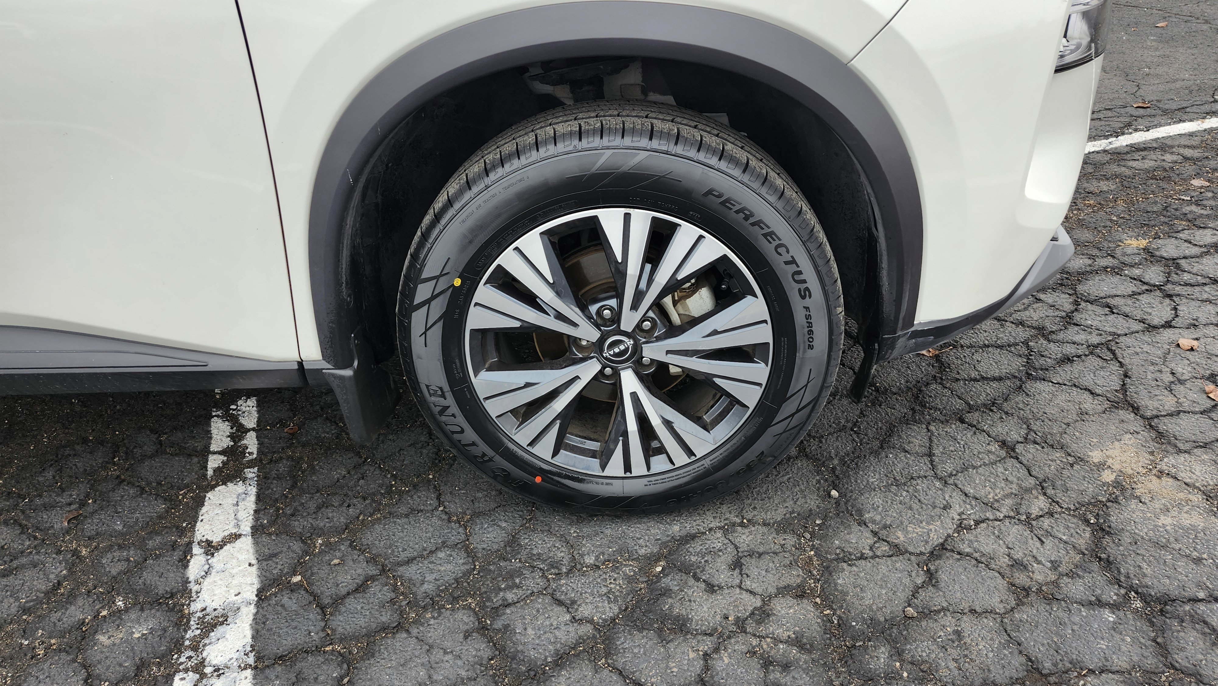 Used 2023 Nissan Rogue SV w/ SV Premium Package image 11