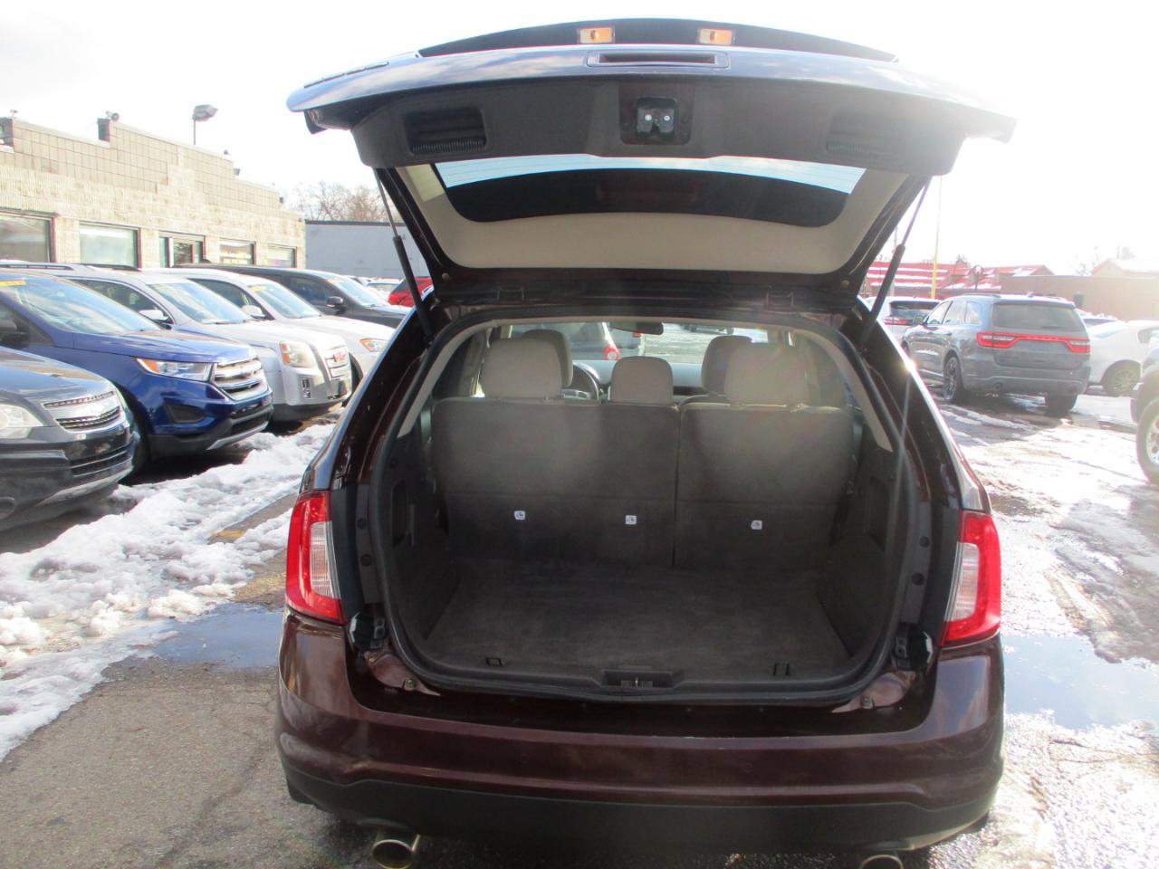 Used 2012 Ford Edge SE image 7