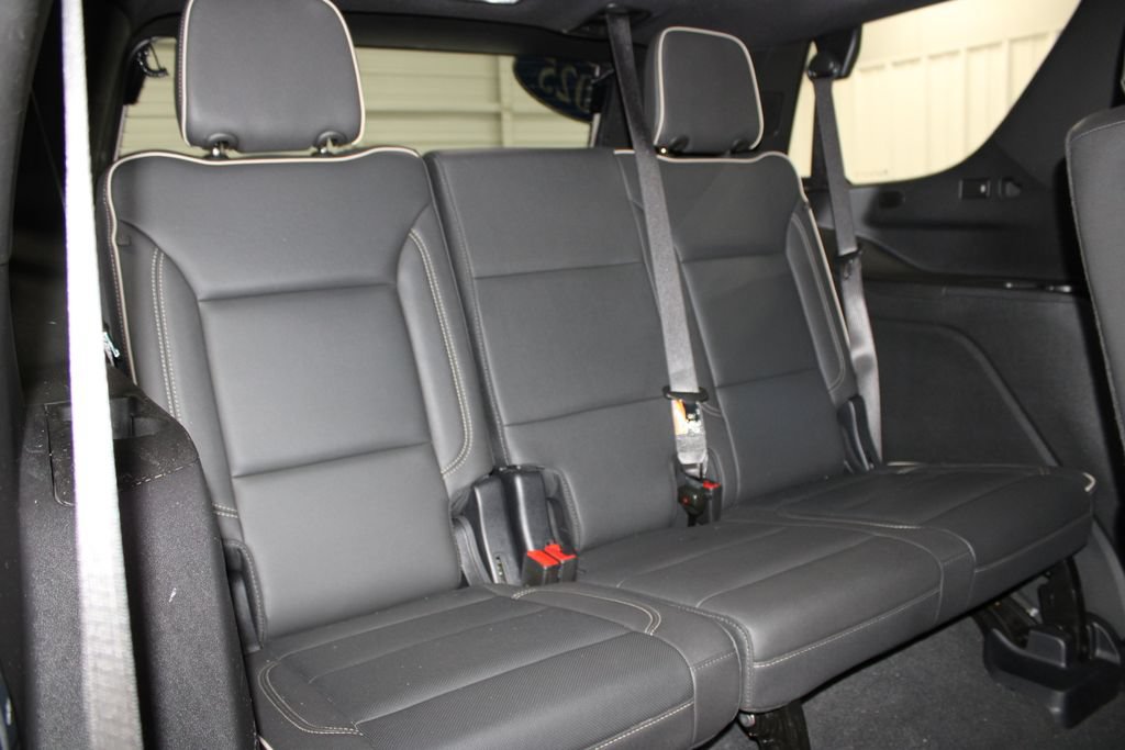 Used 2025 Chevrolet Tahoe Premier RWD image 32