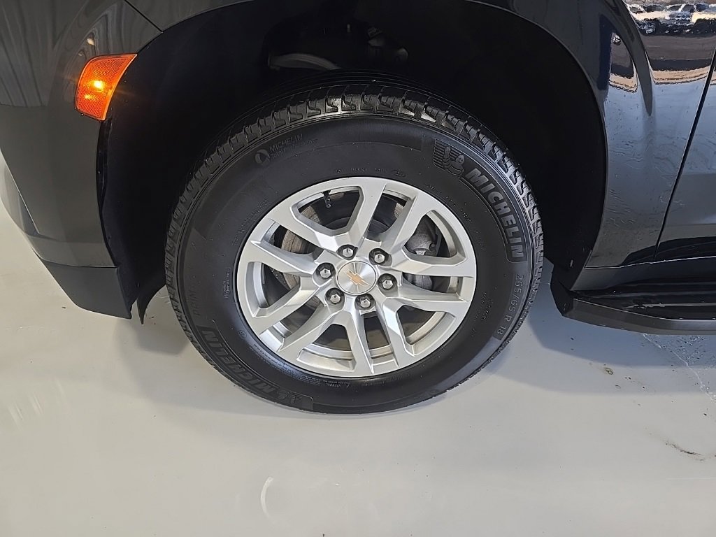 Used 2024 Chevrolet Suburban LT image 4