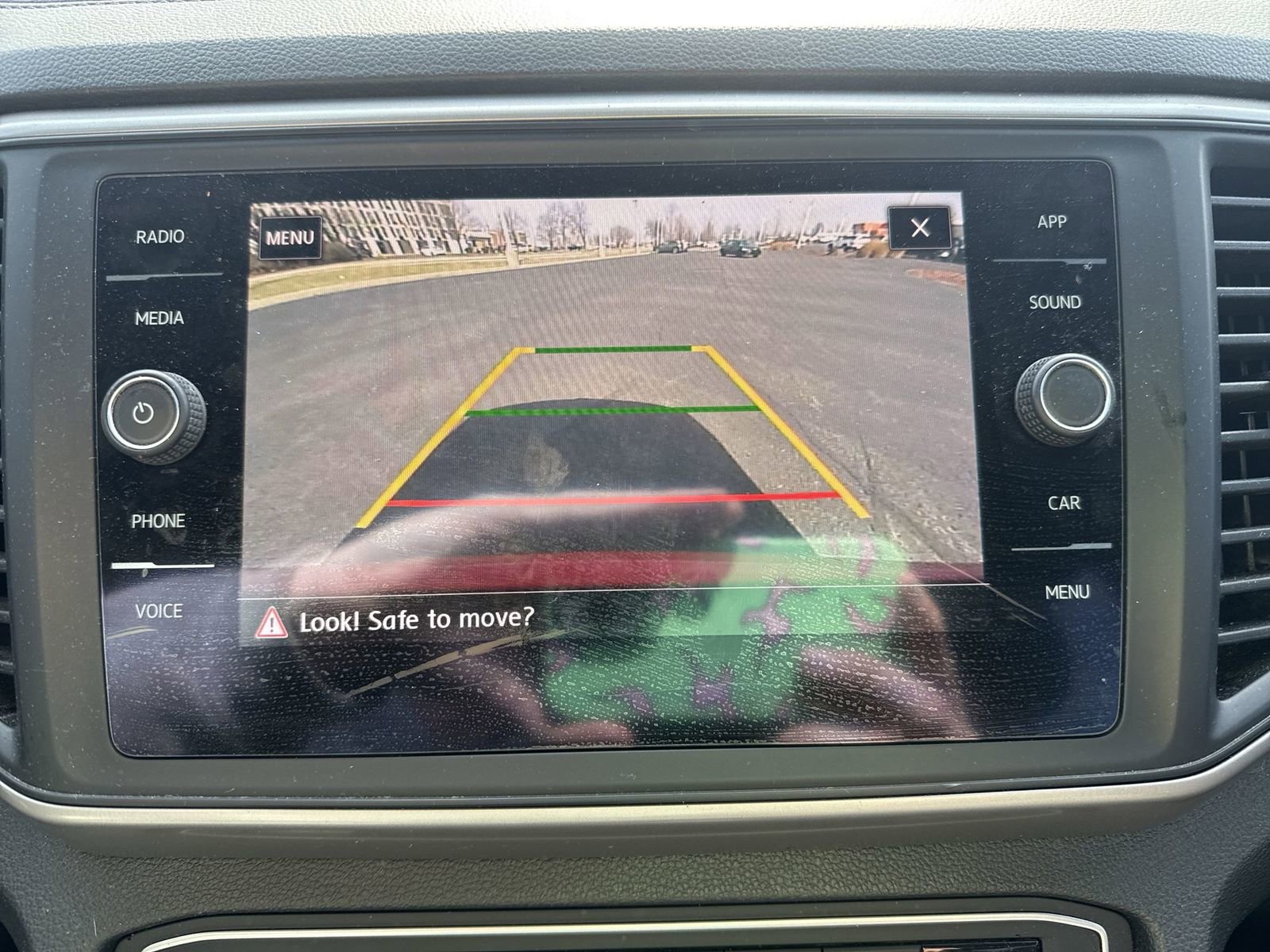 Used 2020 Volkswagen Atlas Cross Sport SE w/ Panoramic Sunroof Package image 18