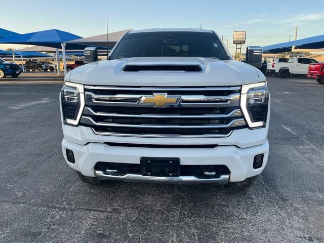 Used 2024 Chevrolet Silverado 2500 High Country w/ Technology Package AWD/4WD image 2