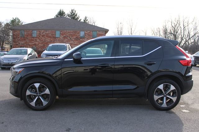 Used 2025 Volvo XC40 B5 Plus AWD/4WD image 5