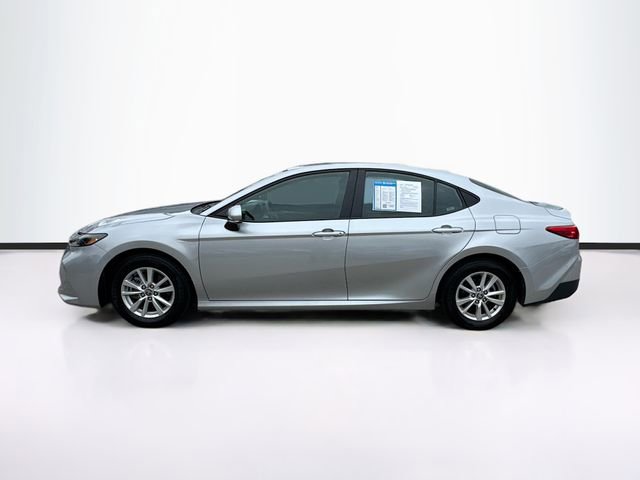 Used 2025 Toyota Camry LE image 4