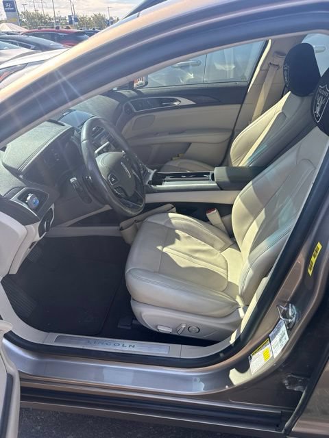 Used 2019 Lincoln MKZ Reserve FWD image 9