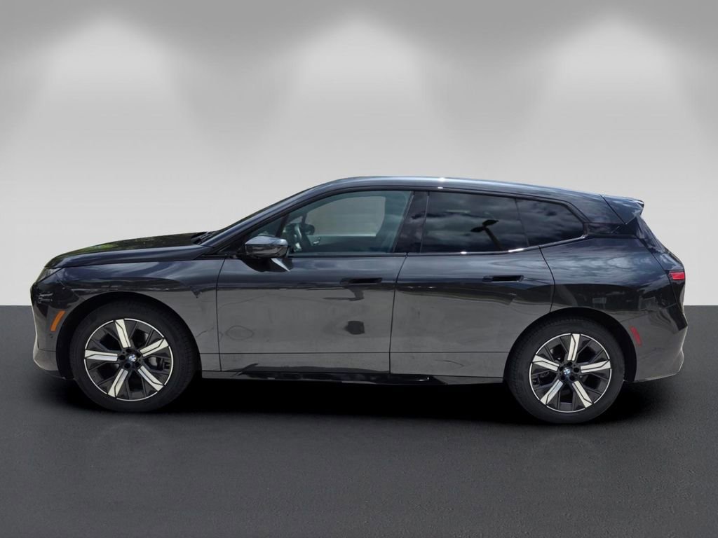 Used 2026 BMW iX xDrive45 w/ Premium Package AWD/4WD image 7