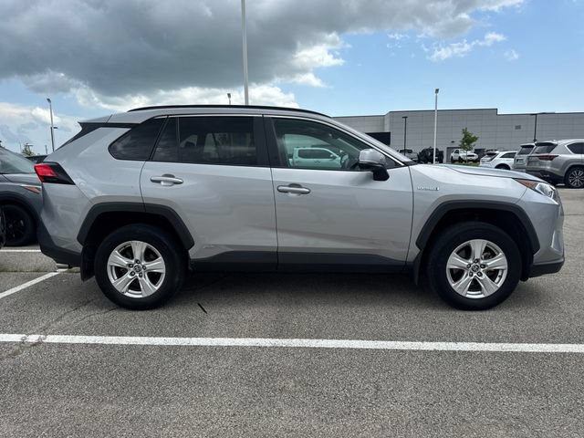 Used 2021 Toyota RAV4 XLE w/ Convenience Package AWD/4WD image 4