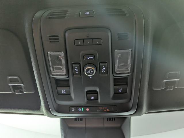 Certified 2024 Cadillac Escalade ESV Premium Luxury w/ LPO, Floor Liner Package AWD/4WD image 25